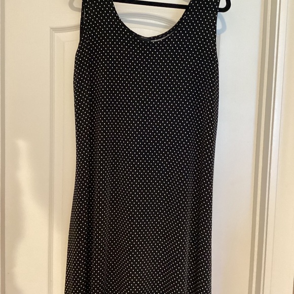 STRETCHY MISSY TANK DRESS ( Size XL) ( Color: BLACK DOTS) ( PREOWNED) - Picture 6 of 7